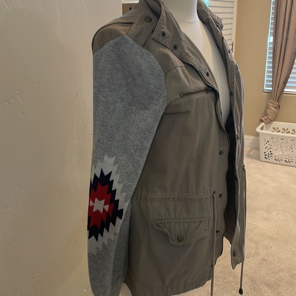 Jacket - Picture 3 of 4